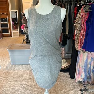 Sz M Cabi Heather gray dress w/ruched detail sides. Such a flattering fit!